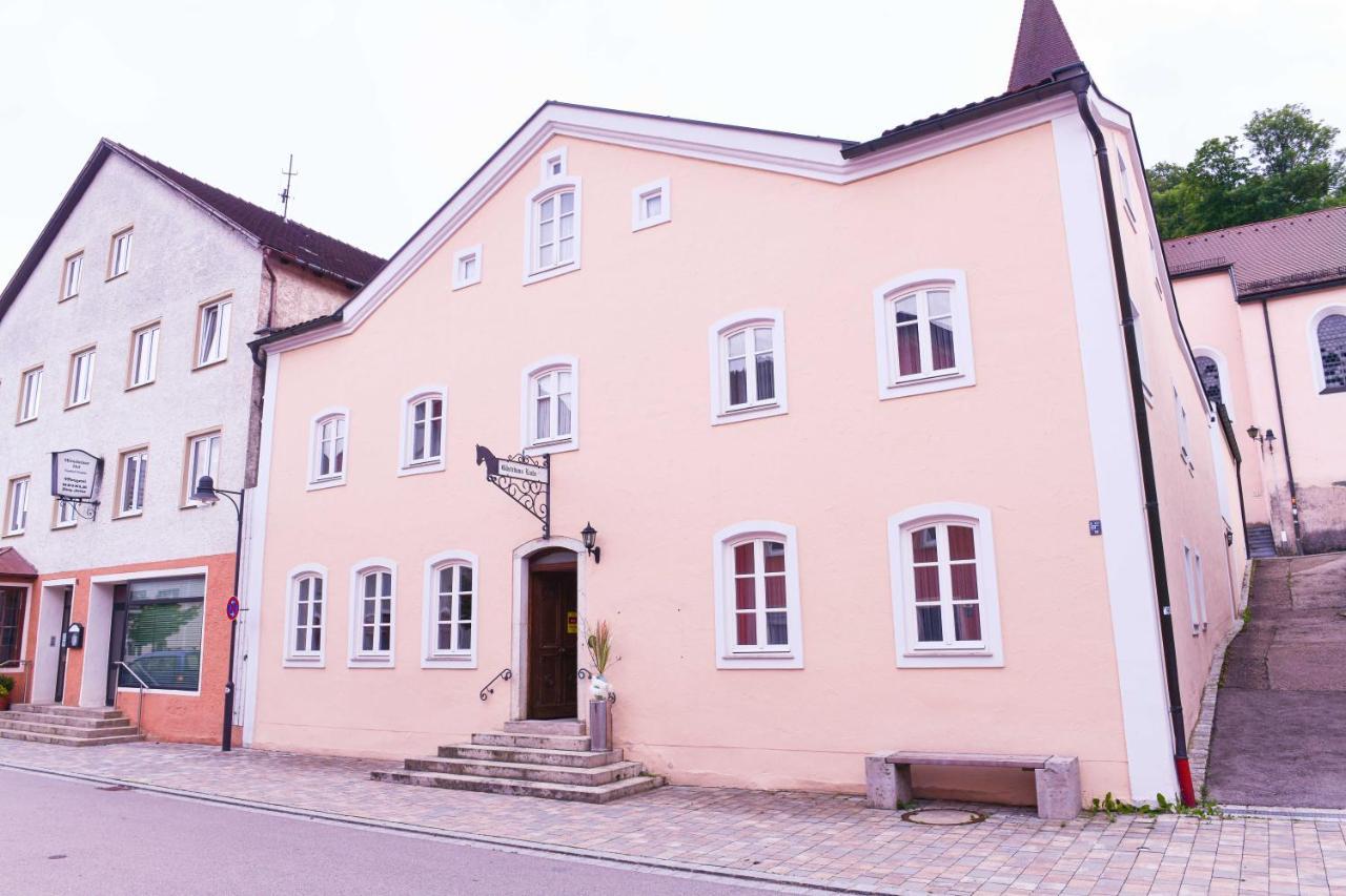 Hotel Gaestehaus Linde Mörnsheim Eksteriør billede